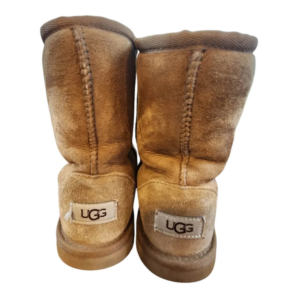 Ugg kids girls short boots‎ sz 5 brown sheepskin and leather